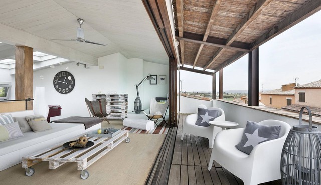 Belvilla by OYO Pink House