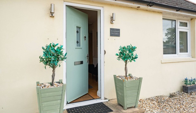 Bembridge Bungalow Three Bedrooms Close Village Centre And Beaches