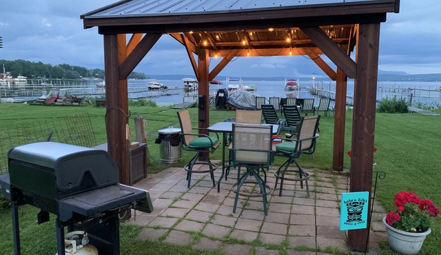 Bemus Chautauqua Lakefront Cottage - Low boat traffic bay- waterfront- new dock