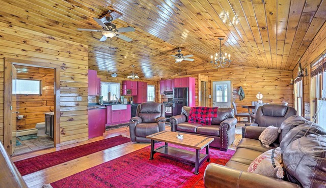 Bemus Point Retreat ~ 3 Mi to Chautauqua Lake