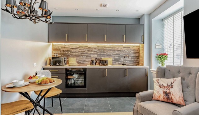 Ben Lomond - Tarbet - One Bedroom Apartment, Sleeps 2