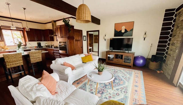 Bend Mountain View Guesthouse