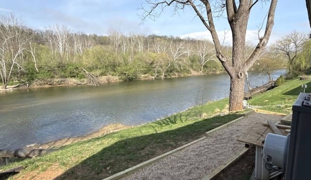Bend of Brothers’ | Riverfront Cottage Shenandoah