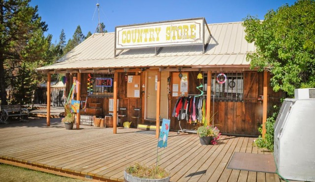 Bend-Sunriver Camping Resort 24 ft. Yurt 12