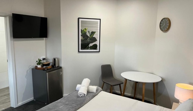 BENDIGO BOTANIC MOTEL- with KING BEDS-REFURBISHED 2022