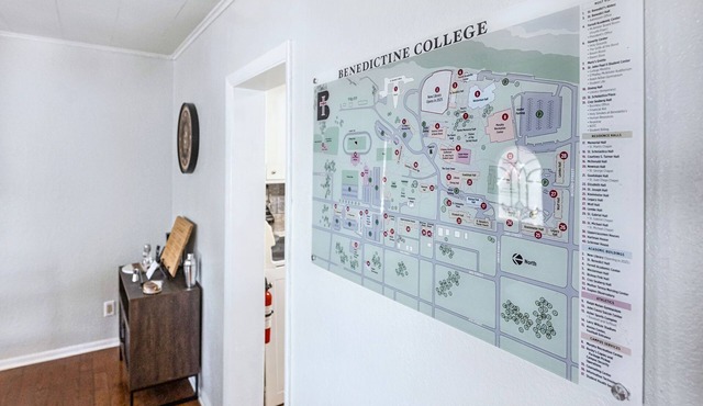 Benedictine Theme 2br 1ba