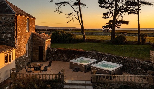 BENNAR FAWR, pet friendly, luxury holiday cottage in Dyffryn Ardudwy