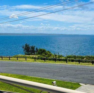 Bennett's Bliss - Soak in Breathtaking Ocean View