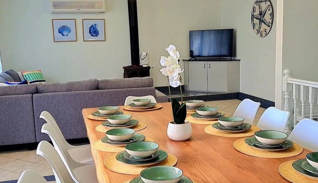 Bennett's Bliss - Spectacular Ocean Front house - Relax & Enjoy with your family