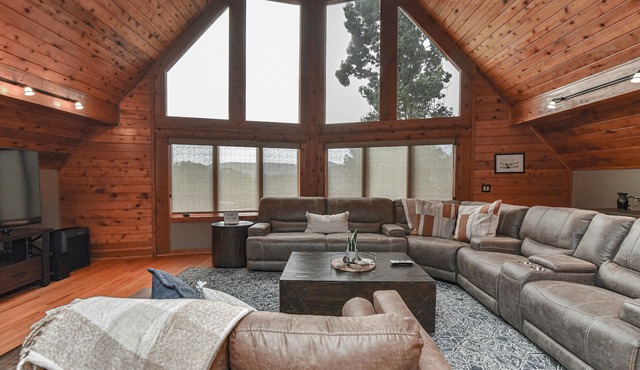 Bent Creek Chalet, Sauna,Jacuzzi,Fire pit and OD shower