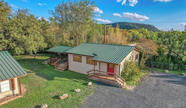 Bent River Cabin #2 @ Frio River Escape