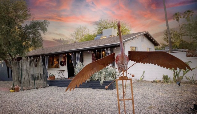 Benton Place - Stylish Desert Escape