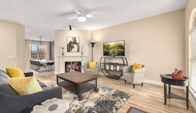 Bentonville Abode - MTB Friendly - 2 Mi to DT
