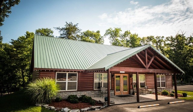 Bentonville Area Private,Luxury Retreat