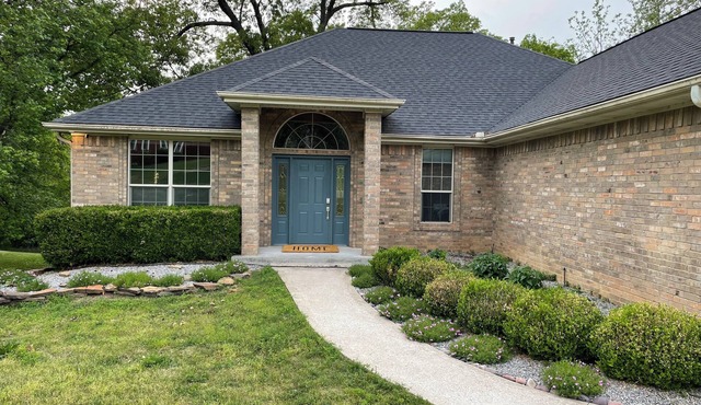Bentonville, Bikes and BrewsnHouse on Coler Bike Trail- 3 bedroom, 2 bath