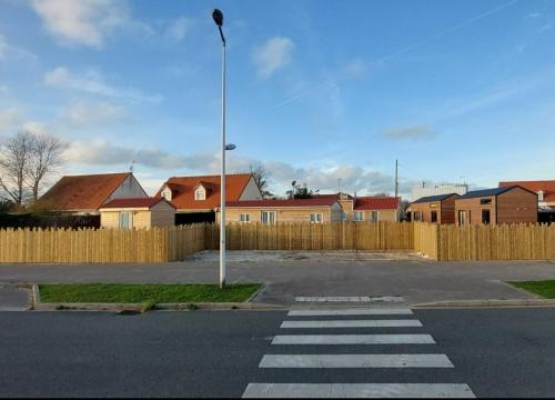 BERCK-PLAGE - Location saisonnière Tiny House insolite - 4 hébergements atypiques avec terrasse privée, proche mer, parking privé et gratuit, idéal weekend romantique, vacances en famille ou groupe