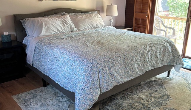 Berea Coe Lake Vacation Home-close to BW campus, IX Center, Airport