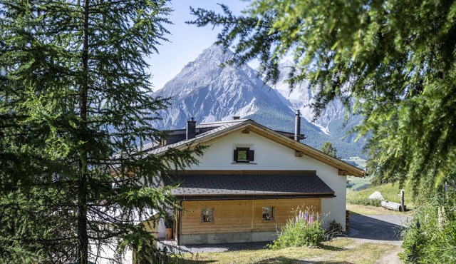Bergchalet Flöna: Luxurious detached 5-room chalet on the pist with hot tub & sauna