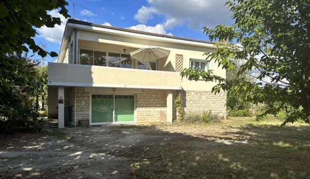 Bergerac-Large family home/terrace/garden/Dordogne