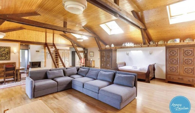 Bergerie – Loft Apartment with Panoramic Lake & Mountain Views