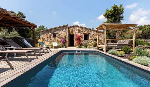 Bergerie Neuve with heated pool, summer kitchen, 6Pers,7 Min Porto-Vecchio