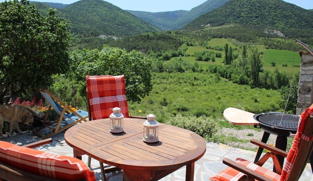 Bergerie Nichée Dans un Écrin de Verdure