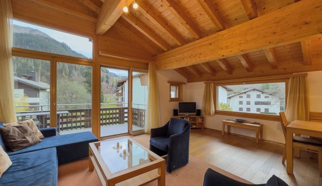Bergparadies im Laub B5 3½-Zimmerwohnung by Interhome
