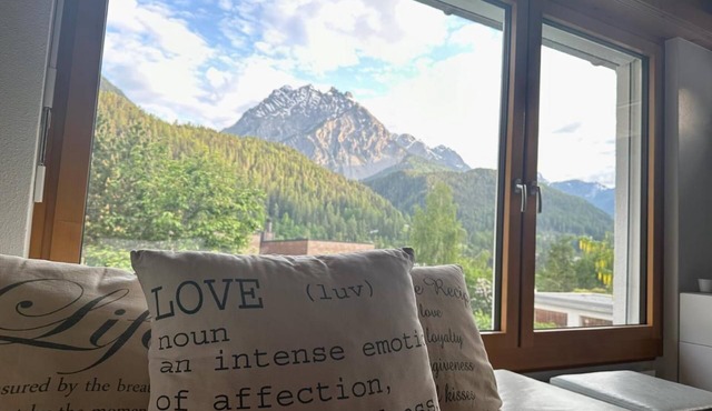 Bergwellness Chasa Stefania with panoramic view of the valley