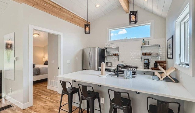 Berkeley Hidden Gem 1BR, Full Kitchen w Patio