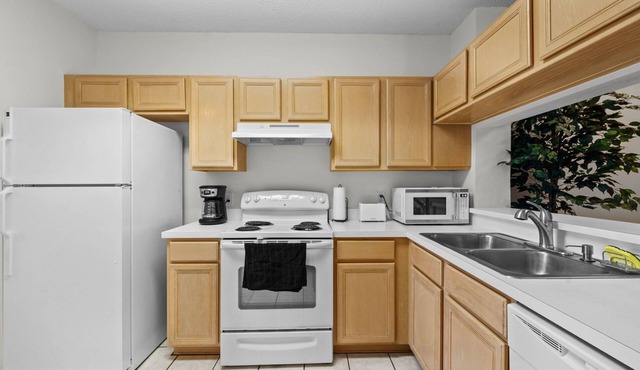 Berkeley Square luxury 2-bedroom, 2.5 bathroom Tampa rental townhome Experience the modern luxury