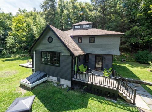 Berkshire Vacation Rentals: Spacious & Serene Berkshires Retreat In The Woods