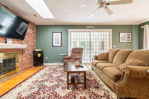 Berkshire Vacation Home in Lee - Pool is Open!