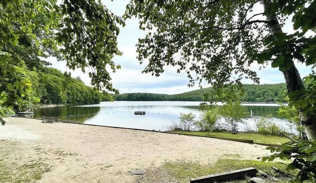 Berkshires 3BR Retreat in Lee, MA with Lake & Beach Access