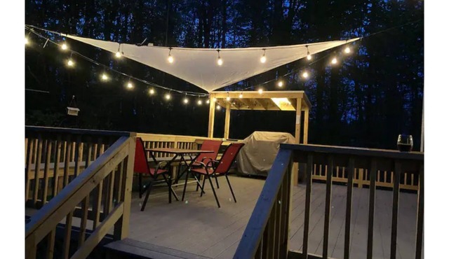 Berkshires Retreat! in the woods, yet in town!