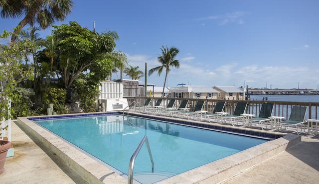 Bermuda Retreat-waterfront 2BR 2BA condo w/pool & boat slip