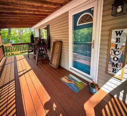 Bern's Summit Solitude: Stream-Front Serenity