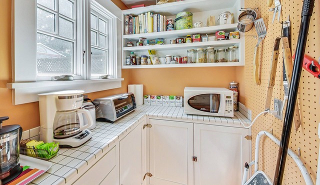 Bernal Heights spacious oasis 2b 2ba w/Garden & Laundry