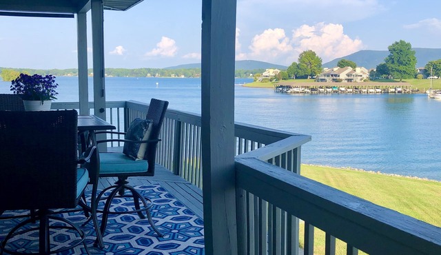 Bernard's Landing, closest to lake, two comfortable king-size beds!