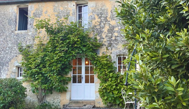 Bernard's self-catering cottage in the heart of the Perche!