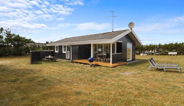 "Berndt" - 50m from the sea by Interhome