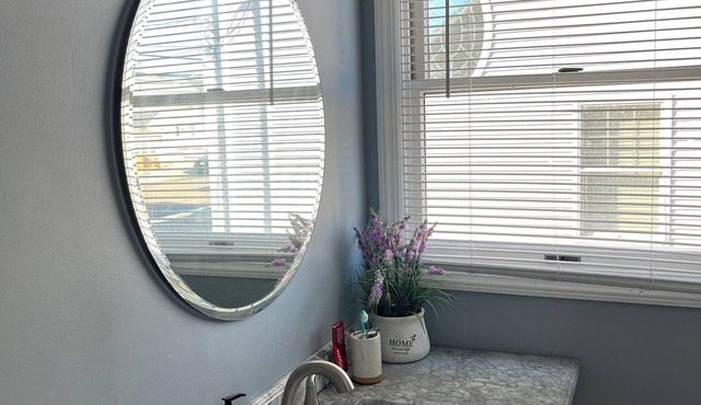 Bernie Beach House And Bungalow