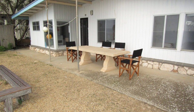 Bernie's - absolute beachfront