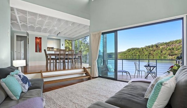 Berowra Waters Glass House