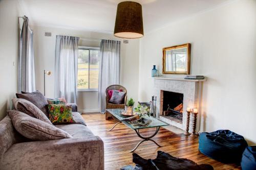 Berrima Cottage, walk to village, open fire