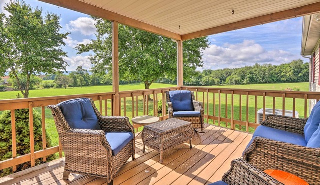 Berryville Home Near Wineries: Mountain Views