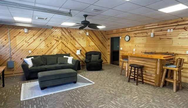 "Bert Cave" - Lake Side Cabin, Hovde Resort