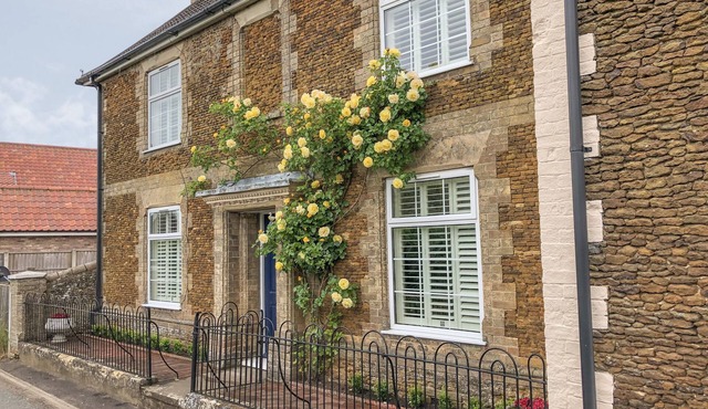 BERTELLE, character holiday cottage in Grimston