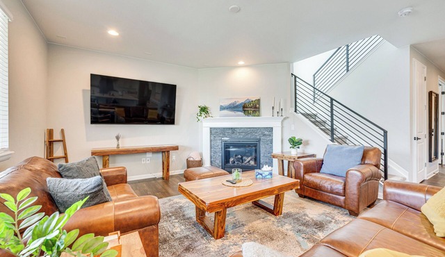 Berthoud Home w/Fire Pit, Close to Lake Loveland!