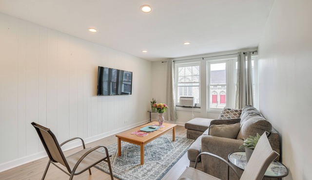 Berwyn Apartment Rental ~ 11 Mi to Chicago!