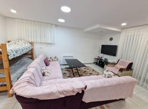 besac studio between city center and Minjoz Hospital